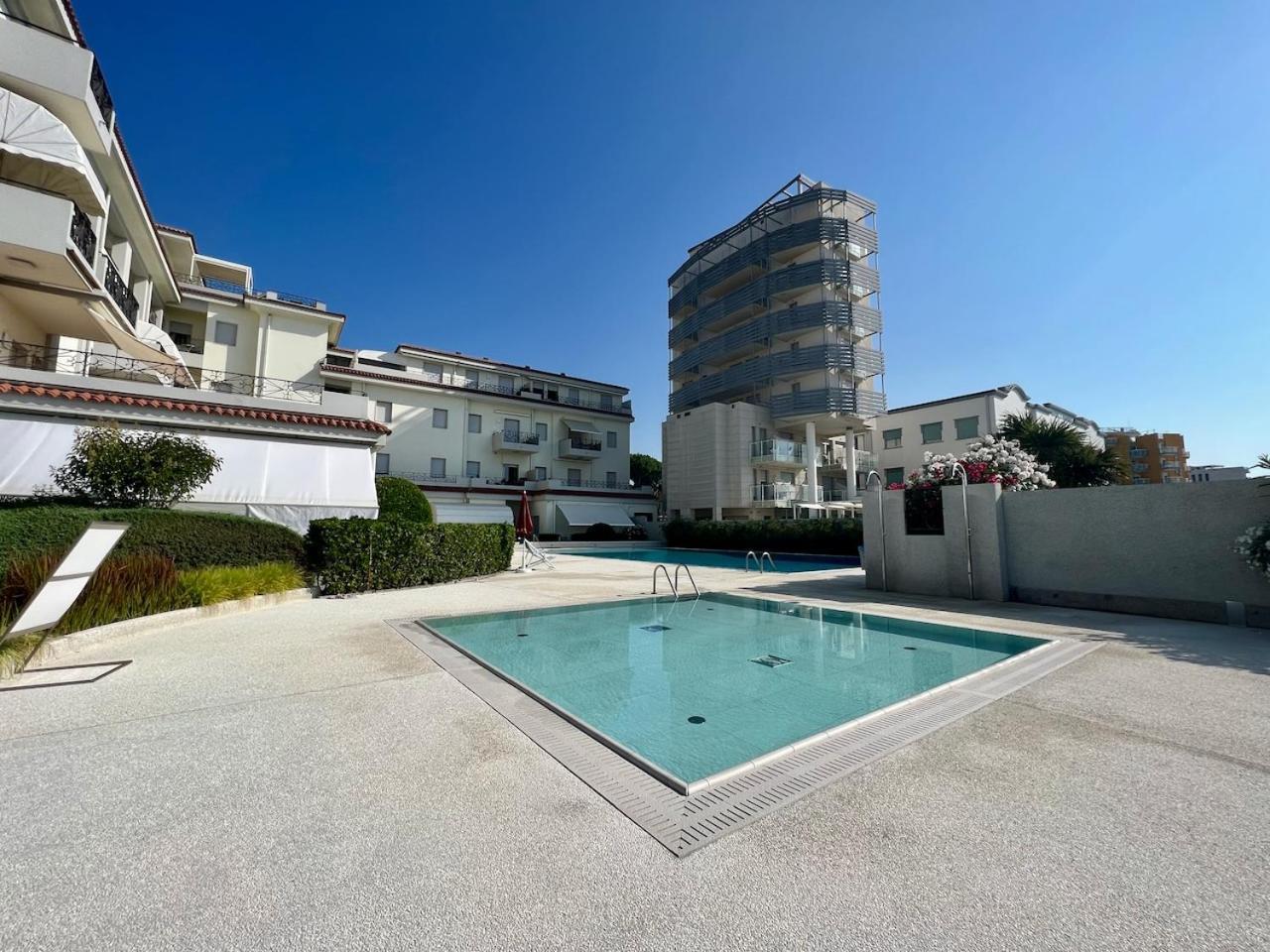 Bagni Miramare - Home Immobiliare Jesolo Екстер'єр фото