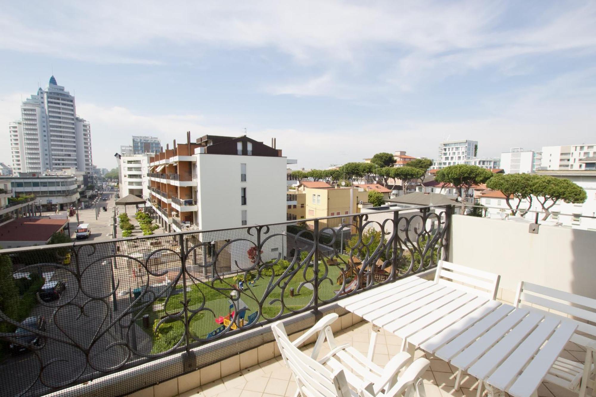 Bagni Miramare - Home Immobiliare Jesolo Екстер'єр фото